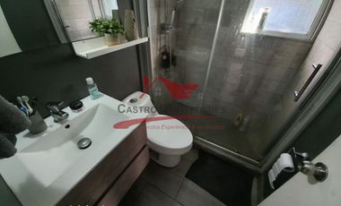 Hermosa Casa Dos Pisos Aislada con 4 Dormitorios, 2 Baños, Microbarrio Larapinta, Comuna de Lampa
