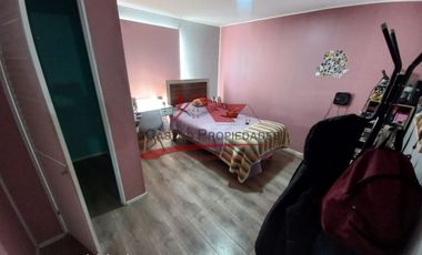 Hermosa Casa Dos Pisos Aislada con 4 Dormitorios, 2 Baños, Microbarrio Larapinta, Comuna de Lampa