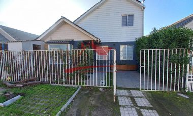 Hermosa Casa Dos Pisos Aislada con 4 Dormitorios, 2 Baños, Microbarrio Larapinta, Comuna de Lampa