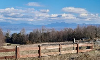Parcelas al norte del lago Villarrica, en futura carretera a Pucón