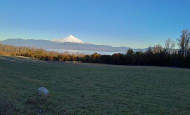 Parcelas al norte del lago Villarrica, en futura carretera a Pucón