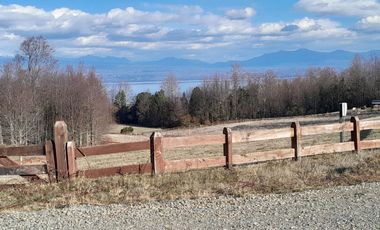 Parcelas al norte del lago Villarrica, en futura carretera a Pucón