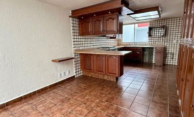 AMPLIA CASA EN VENTA EN SAN ANGEL DENTRO DE CONDOMINIO