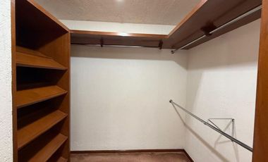 AMPLIA CASA EN VENTA EN SAN ANGEL DENTRO DE CONDOMINIO