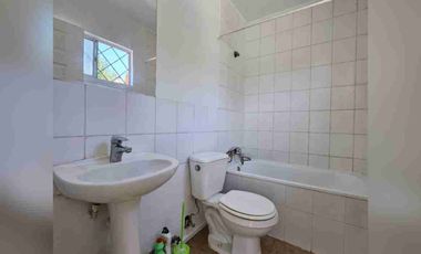 Se arrienda amplia casa independiente en Villa Terracruz, comuna de La Cruz.