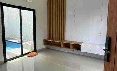 Dijual Rumah Baru Full Furnished ada Kolam Renang dan Rooftop di Slipi