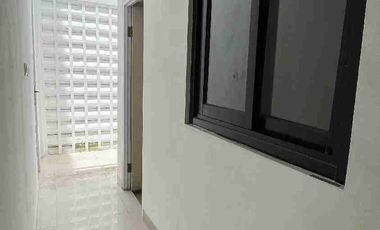 Dijual Rumah Baru Full Furnished ada Kolam Renang dan Rooftop di Slipi