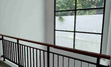 Dijual Rumah Baru Full Furnished ada Kolam Renang dan Rooftop di Slipi