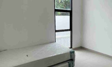Dijual Rumah Baru Full Furnished ada Kolam Renang dan Rooftop di Slipi