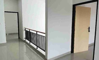 Dijual Rumah Baru Full Furnished ada Kolam Renang dan Rooftop di Slipi