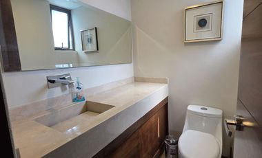 Casa en Renta semi-amueblada en Lomas Virreyes Calimaya modelo Málaga