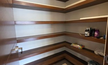 Casa en Renta semi-amueblada en Lomas Virreyes Calimaya modelo Málaga