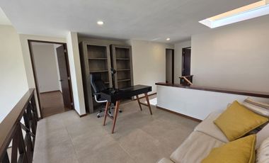 Casa en Renta semi-amueblada en Lomas Virreyes Calimaya modelo Málaga