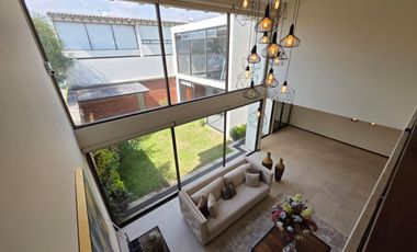 Casa en Renta semi-amueblada en Lomas Virreyes Calimaya modelo Málaga