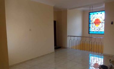 Ready-to-move-in house for rent in a family-friendly residential area near FE UII
