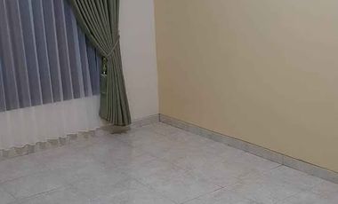 Ready-to-move-in house for rent in a family-friendly residential area near FE UII