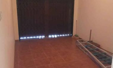 Ready-to-move-in house for rent in a family-friendly residential area near FE UII