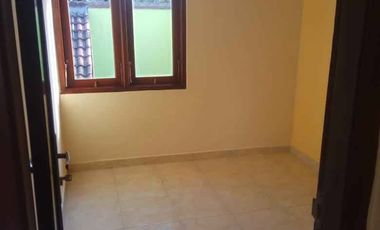 Ready-to-move-in house for rent in a family-friendly residential area near FE UII