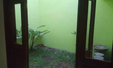 Ready-to-move-in house for rent in a family-friendly residential area near FE UII