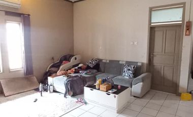 Dijual Cepat Rumah bisa untuk Gudang di Jl Raya Cipatik