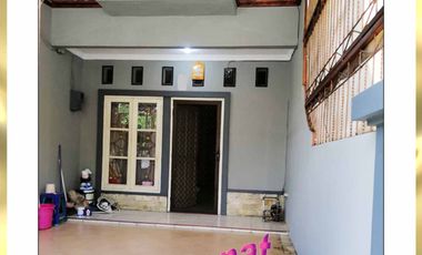 DISEWAKAN Siap Huni, Rapi dan Bersih RUMAH 2,5 Lantai diTaman Palem Lestari Cengkareng - Jakarta Barat