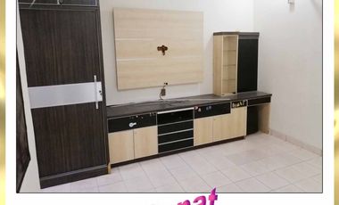 DISEWAKAN Siap Huni, Rapi dan Bersih RUMAH 2,5 Lantai diTaman Palem Lestari Cengkareng - Jakarta Barat
