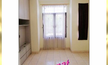 DISEWAKAN Siap Huni, Rapi dan Bersih RUMAH 2,5 Lantai diTaman Palem Lestari Cengkareng - Jakarta Barat