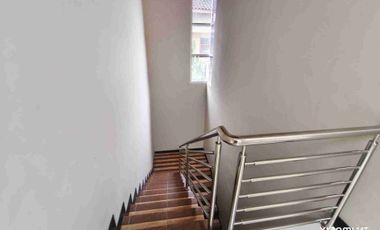 Rumah Baru 2 Lantai Minimalis Modern di Tengah Kota Solo – Dekat Solo Paragon & Manahan, SHM Ready!