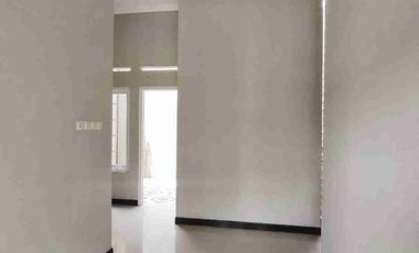 Rumah Baru 2 Lantai Minimalis Modern di Tengah Kota Solo – Dekat Solo Paragon & Manahan, SHM Ready!