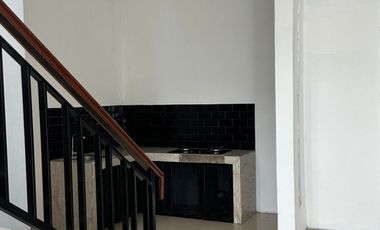 Dijual Rumah 2 Lti, dalam komplek di Cireundeu,