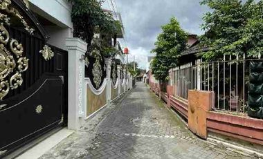Dijual rumah klasik mewah dan kost lantai dua di Umbulharjo Yogyakarta