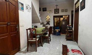 Dijual murah rumah 2 lantai  
Di jln gemitir kesiman kertalangu
Denpasar timur