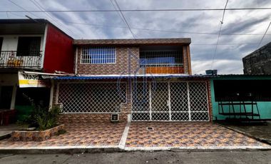 SE VENDE CASA EN EL ESTERO