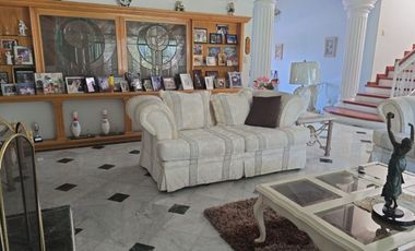 asa en venta CUB DE GOLF, Pachuca. Con 3 habitaciones independientes para renta.