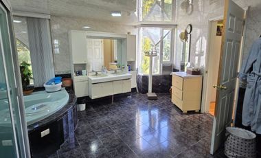 asa en venta CUB DE GOLF, Pachuca. Con 3 habitaciones independientes para renta.