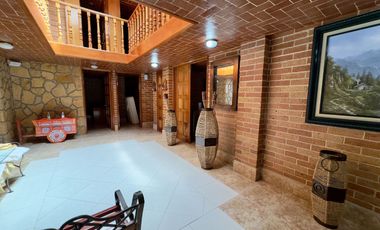 Casa en venta Pachuca, ideal para salón de fiestas, descanzo. Con canchas.