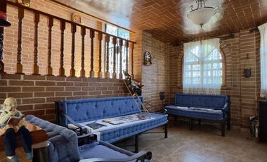 Casa en venta Pachuca, ideal para salón de fiestas, descanzo. Con canchas.