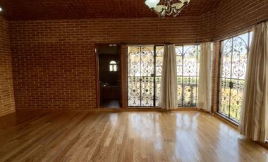 Casa en venta Pachuca, ideal para salón de fiestas, descanzo. Con canchas.