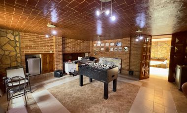 Casa en venta Pachuca, ideal para salón de fiestas, descanzo. Con canchas.