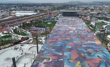 Casa en venta Pachuca, Frente a David bengurion. Fraccionamiento exclusivo y seguro con alberca.