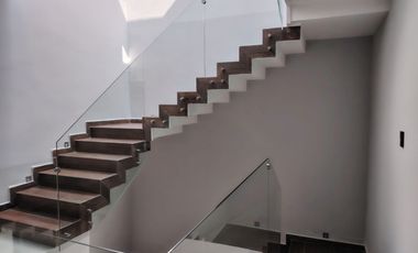 CASA EN VENTA EN SENDEROS DE MONTEVERDE 110 COTO 6A