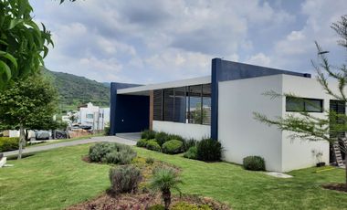 CASA EN VENTA EN SENDEROS DE MONTEVERDE 110 COTO 6A