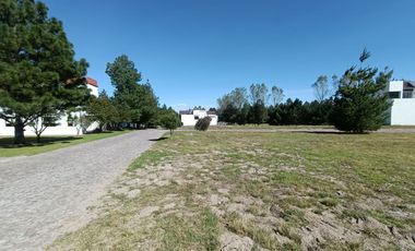 Terreno Exclusivo en Club de Golf La Escondida – Para Construir Tu Proyecto Ideal
