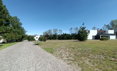 Terreno Exclusivo en Club de Golf La Escondida – Para Construir Tu Proyecto Ideal