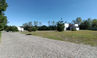 Terreno Exclusivo en Club de Golf La Escondida – Para Construir Tu Proyecto Ideal