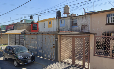 CASA EN VENTA EN BOSQUE DE ÁFRICA 29 A 5 MINUTOS DE PLAZA CENTRO SAN MIGUEL, BOSQUES DE HACIENDA, CUAUTITLÁN IZCALLI, MÉXICO. (REMATE BANCARIO).