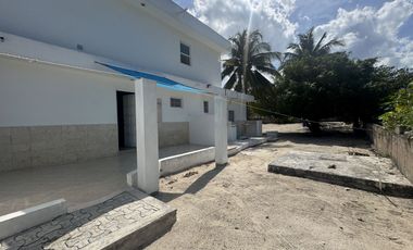 Casa en venta, en esquina, a una cuadra del mar en Telchac Puert