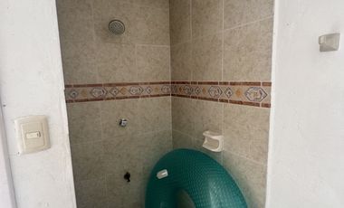 Casa en venta, en esquina, a una cuadra del mar en Telchac Puert