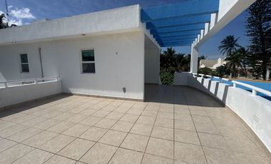 Casa en venta, en esquina, a una cuadra del mar en Telchac Puert