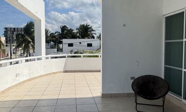 Casa en venta, en esquina, a una cuadra del mar en Telchac Puert